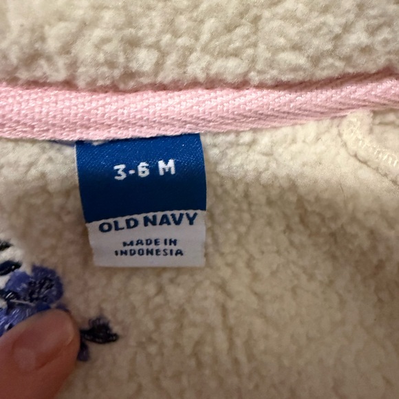 Old Navy Cream Sherpa Jacket with Blue Embroidery - Picture 4 of 4